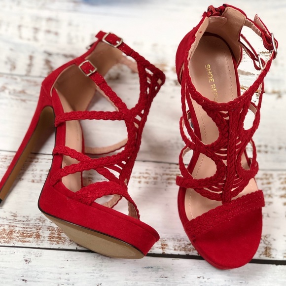 Red Heels - Picture 7 of 8